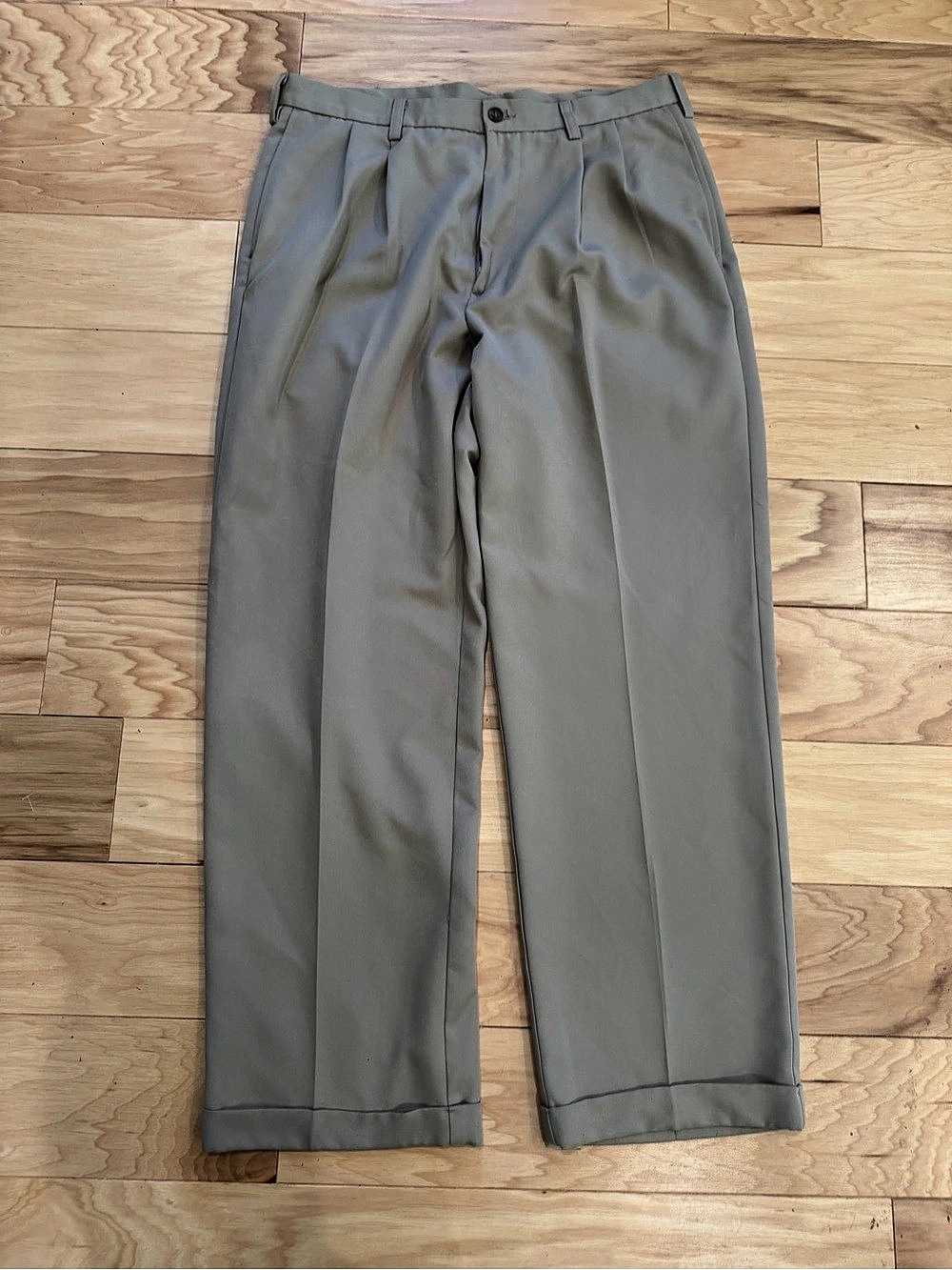 Haggar Pants Mens 34x30 Khaki Pleated Front Cuffed Dress Slacks Polyester